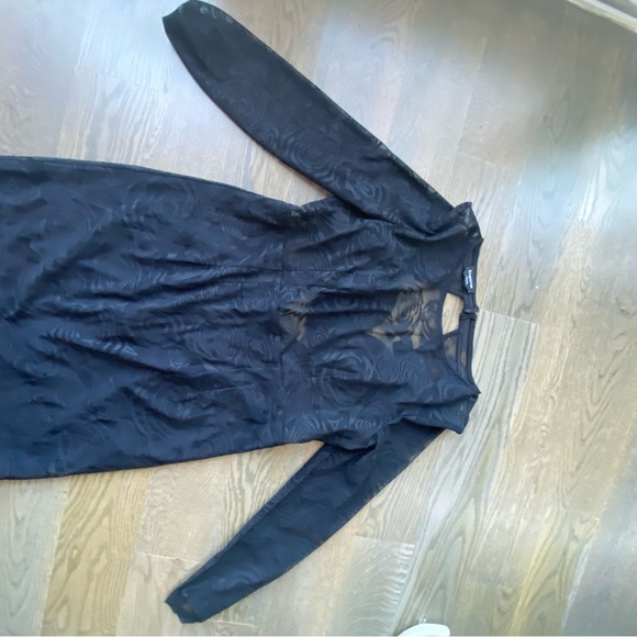 Black lace BCBG dress with detached bra - Picture 3 of 5